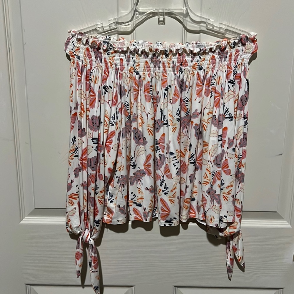 •Free People Top•